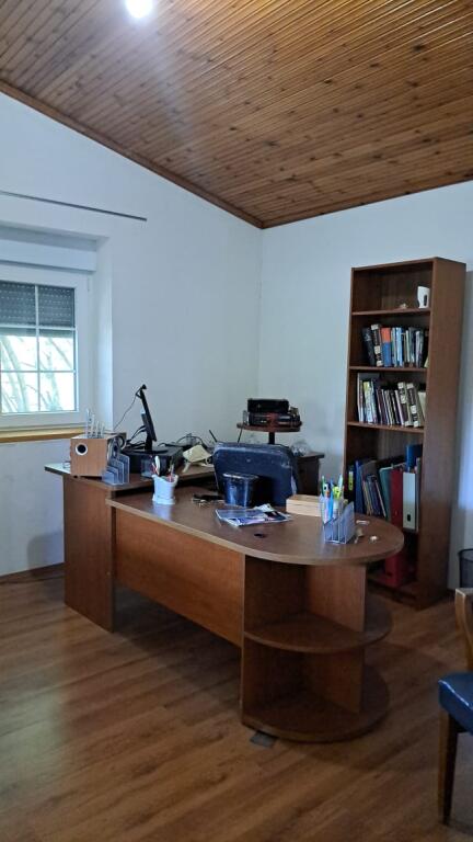 Super 3-storey villa for rent