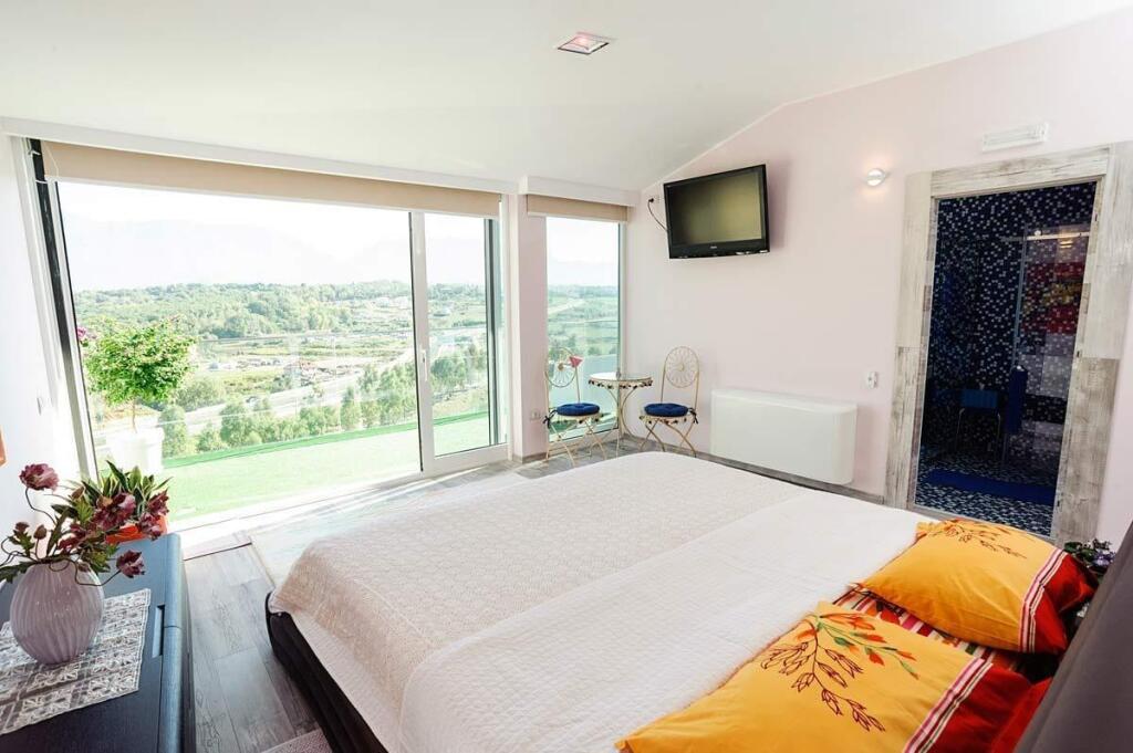 SUPER PENTHOUSE ME QIRA TE LIQENI THATE TIRANE 2+1