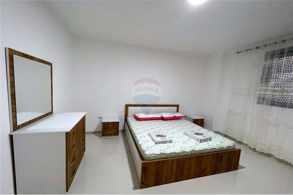 Apartament - Për Shitje - Rruga Sotir Caci, Fresk, Tiranë