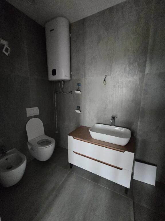 SUPER OFFICE FOR RENT 2+1 IN LAKE VIEW RESIDENCE, TIRANA