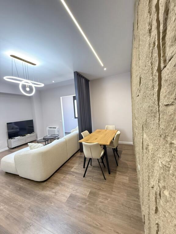 Super Apartment for rent at Kodra e Diellit (700 euro)