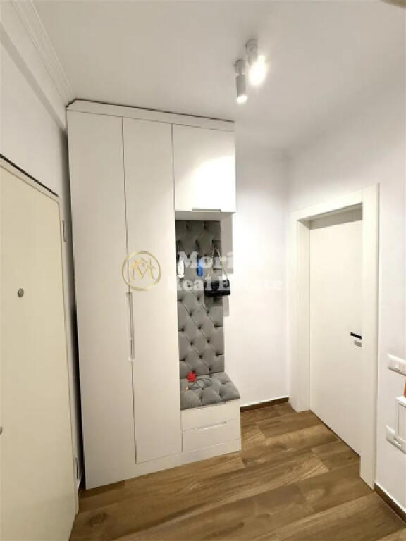 Affitto, Appartamento, 2+1+2+Balconi+Deposito, Via Elbasan, 900 euro/mese