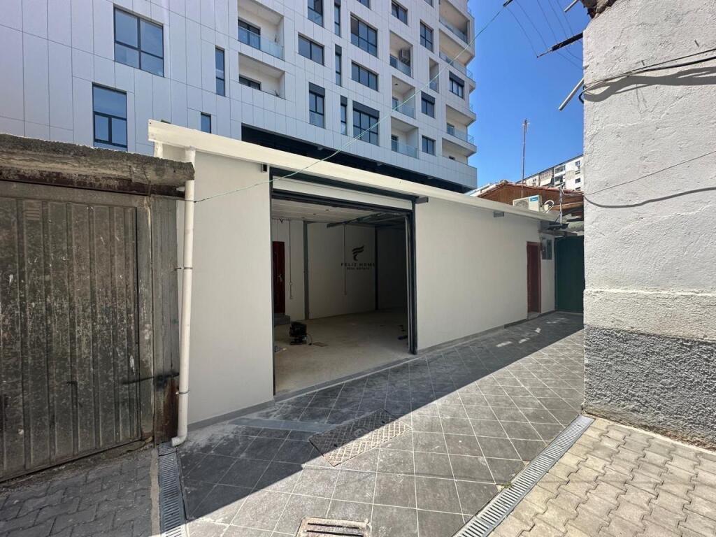 MAGAZZINO IN AFFITTO 50 M2 21 DICEMBRE 500 EURO