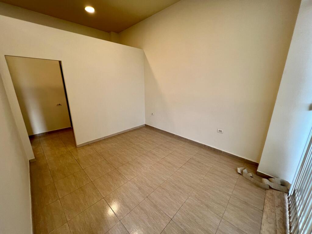 📣 QERA Ambient Biznesi 📍 Prane Ish Ekspozites ✨   🏢 Ndertim i Ri  🪜 Kati 0 📐 Siperfaqe 44 m2     💶 Cmimi 550 Euro Neto