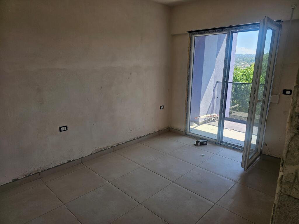 Vendesi Appartamento 1+1 – Adriatik Garden, Golem