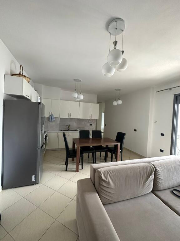 affittasi appartamento 2+1+2 in via Kosovareve