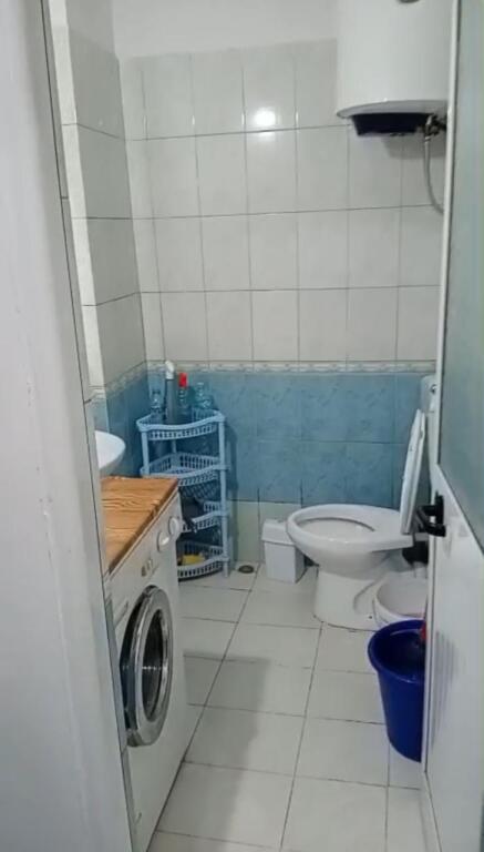 Appartamento 1+1 in affitto, vicino alla scuola Kongresi i Lushnjes.