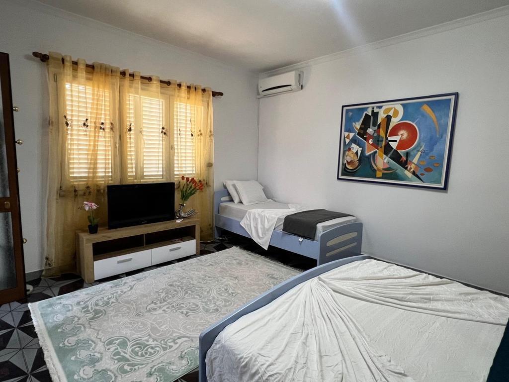 Apartment 1+1 for rent, first floor – Ali Demi