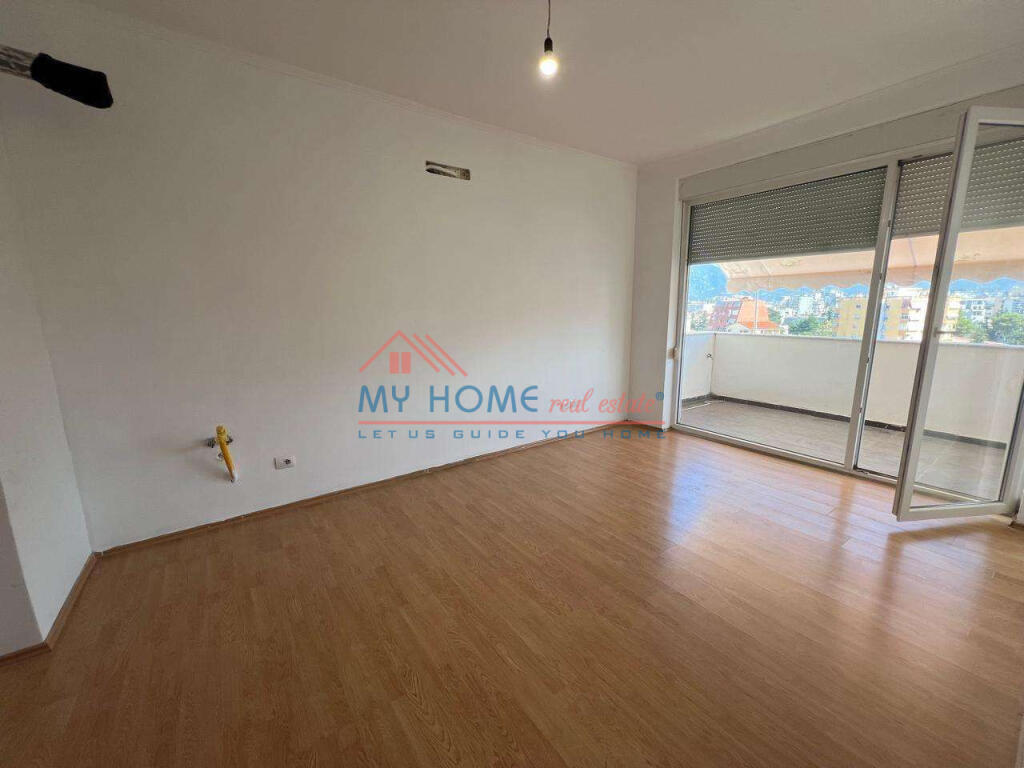 Zyre me qera 21 Dhjetori Tirane 21 Dhjetori