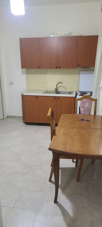 MONOLOCALE 25000 LEKE. EX MERCATO ELETTRICO. VIA MIHAL GRAMENO