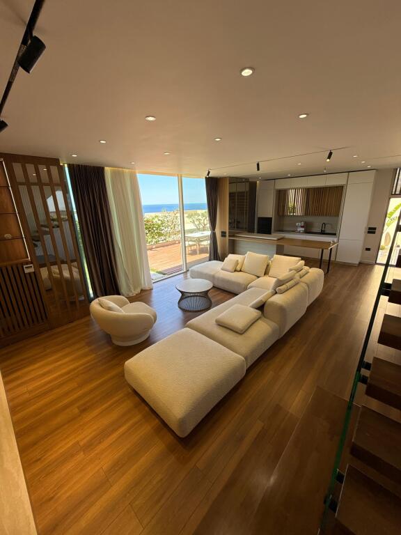 VILLA DI LUSSO A GREEN COAST 1