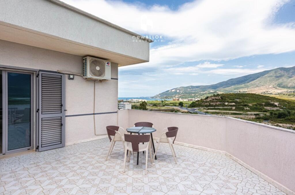 Vendesi Penthouse GJIGAND (Come Villa) : 3+1+2wc & Veranda (250m2) + Terrazza (198800 €) 120m2 | ( 15 min da Green Coast 🌊) 📍Rradhimë – Con Vista sul Mare