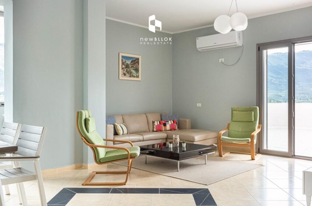Vendesi Penthouse GJIGAND (Come Villa) : 3+1+2wc & Veranda (250m2) + Terrazza (198800 €) 120m2 | ( 15 min da Green Coast 🌊) 📍Rradhimë – Con Vista sul Mare