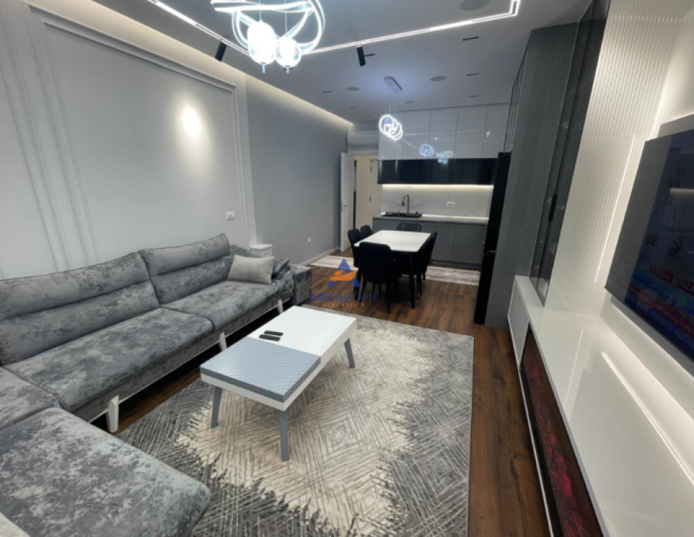 AFFITTASI APPARTAMENTO 2+1+2 BALCONI "AL COMPLESSO ARLIS, FARMACIA 10" 850 EURO (INSIEME AL POSTO AUTO 900 EURO).