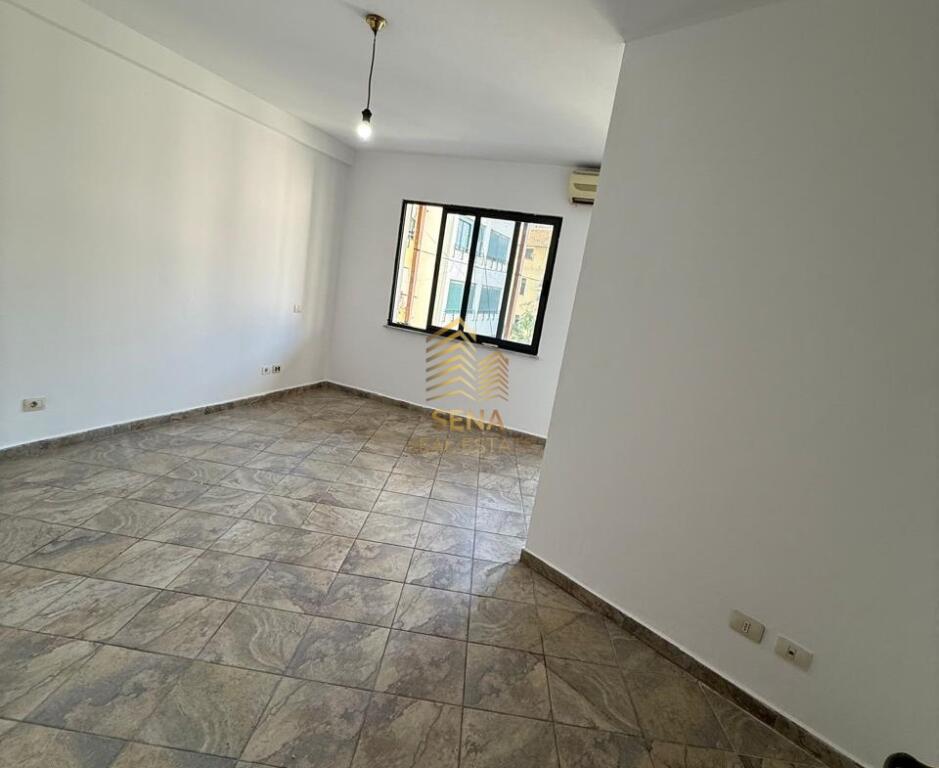 Studio apartment for sale, Pazari i Ri, 110,000 Euro