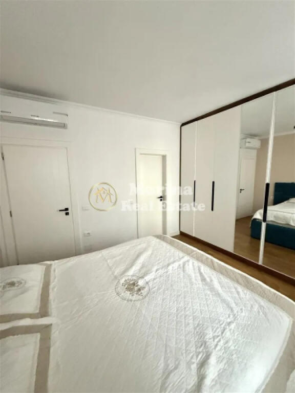 Affitto, Appartamento, 2+1+2+Balconi+Deposito, Via Elbasan, 900 euro/mese