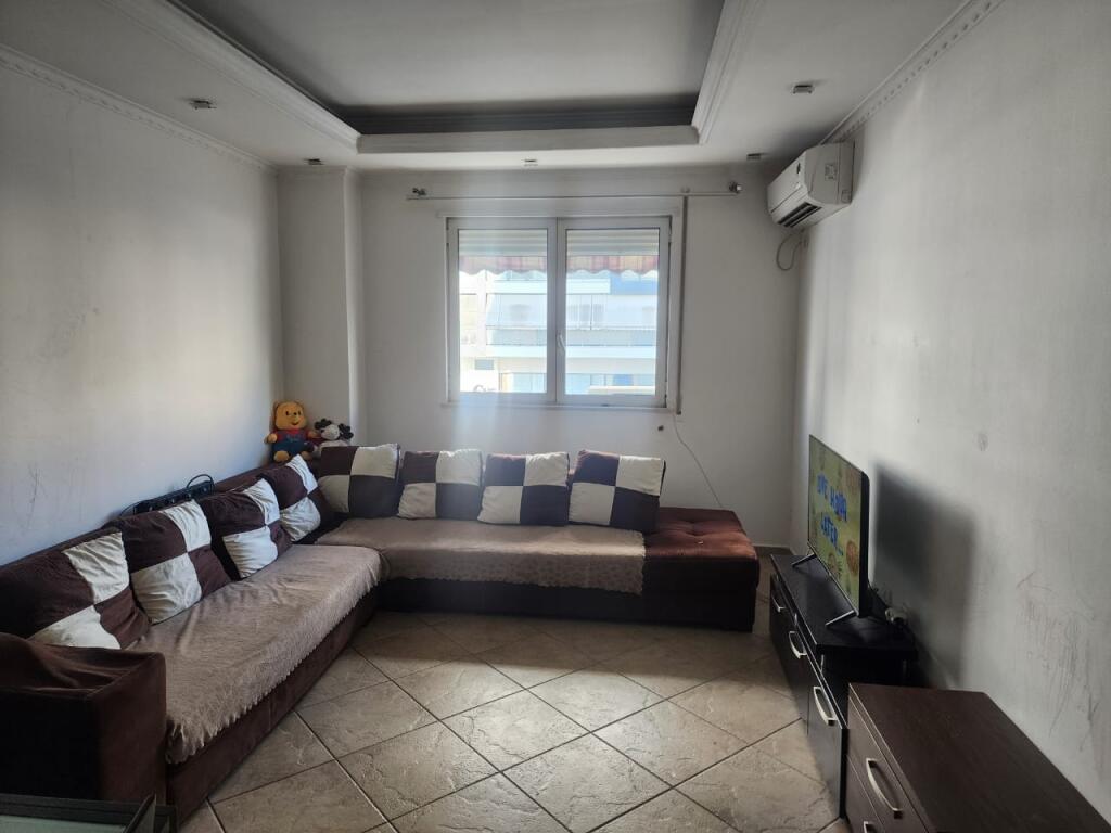 affitto, Appartamento 2+1+2 Via Ndre Mjeda, 500Euro/mese