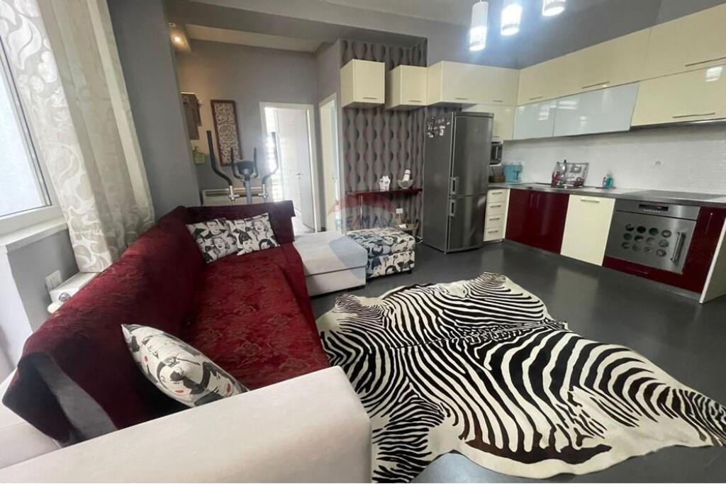 Apartment - For Rent - Kika 2, Commune of Paris, Tirana
