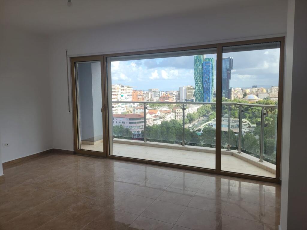 Shitet apartament panoramik 3+1+2, ne Qender te Tiranes