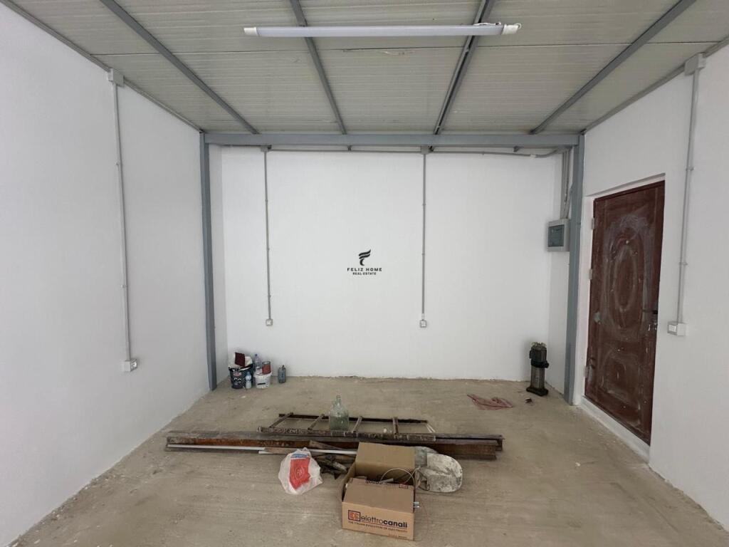 MAGAZZINO IN AFFITTO 50 M2 21 DICEMBRE 500 EURO