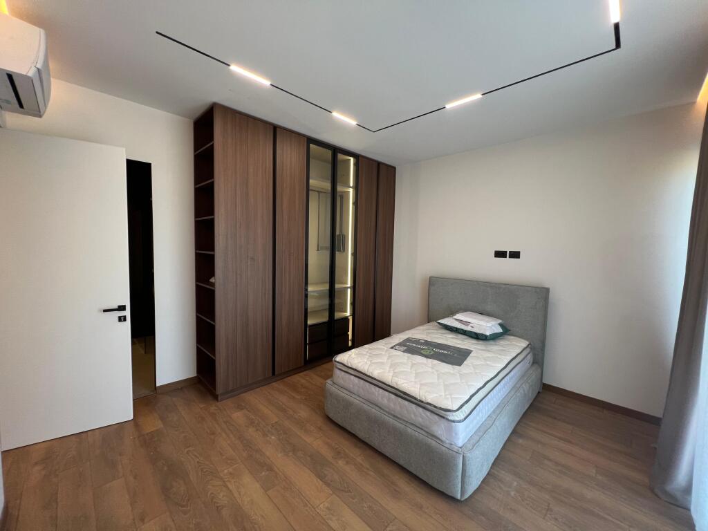 📣 FOR RENT Adjoined Villa, Dry Lake