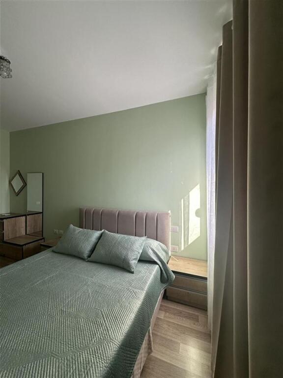 Super Apartament me qera ne Qender, prane toptanit (700 Euro)