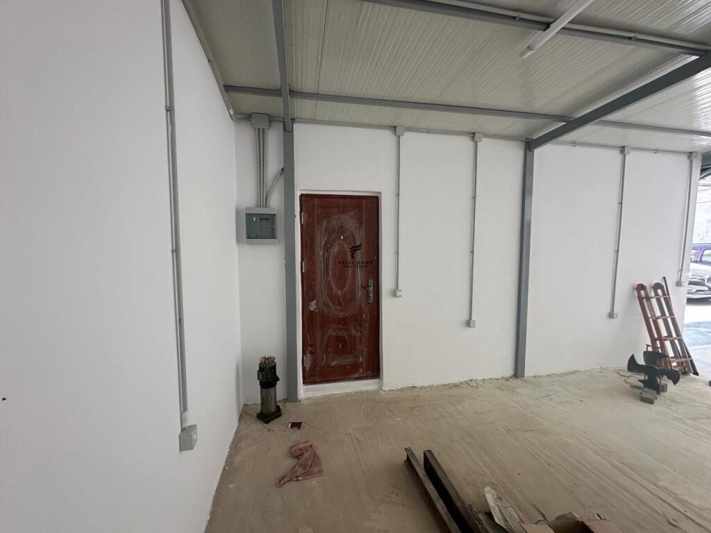 MAGAZZINO IN AFFITTO 50 M2 21 DICEMBRE 500 EURO