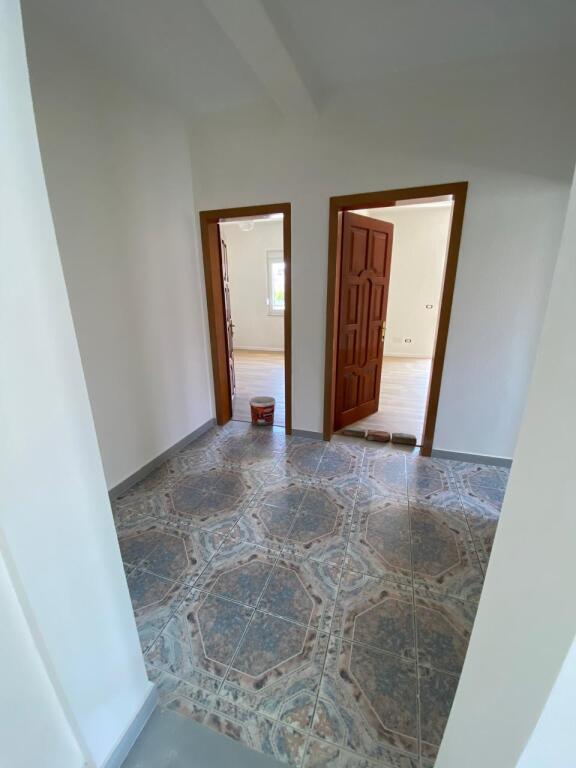400€/month Rent 2+1+parking📍Laprakë, Tirana