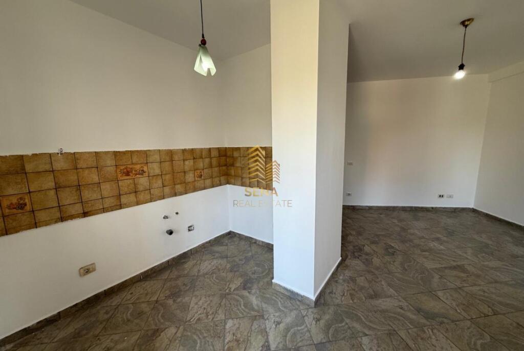 Studio apartment for sale, Pazari i Ri, 110,000 Euro