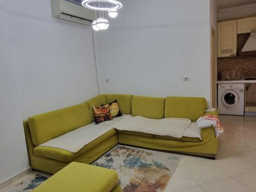 Qera, Apartament 2+1, Bulevardi Zogu 1, Tirane.