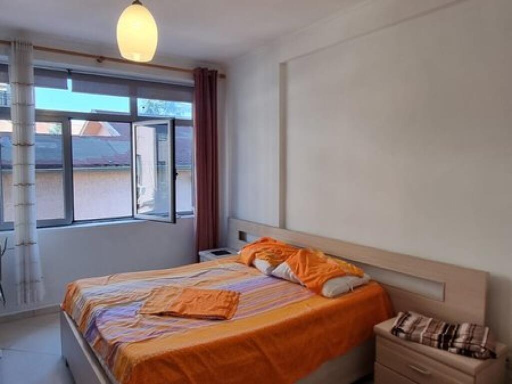 Qera, Apartament 2+1, Bulevardi Zogu 1, Tirane.