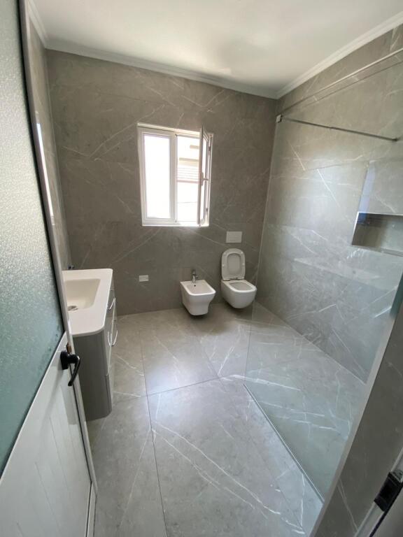 400€/month Rent 2+1+parking📍Laprakë, Tirana