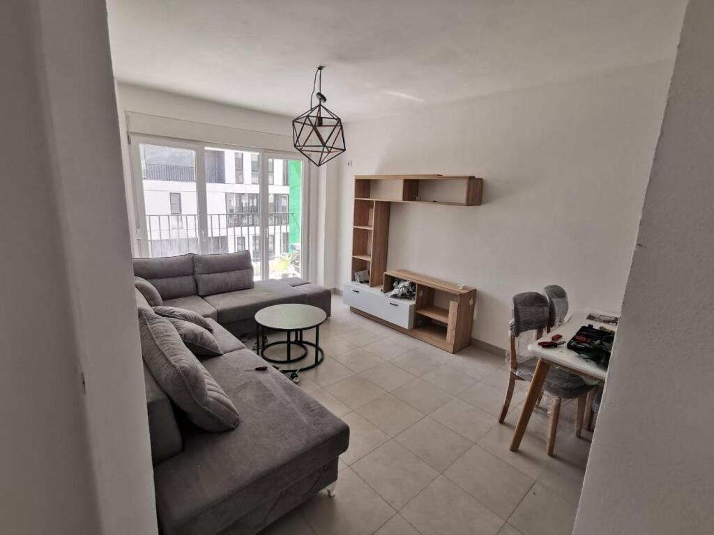 Affittasi appartamento 2+1+Guardaroba in Via 5-Maji!
