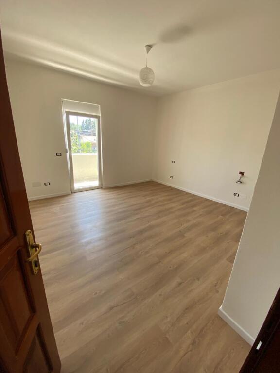 400€/month Rent 2+1+parking📍Laprakë, Tirana