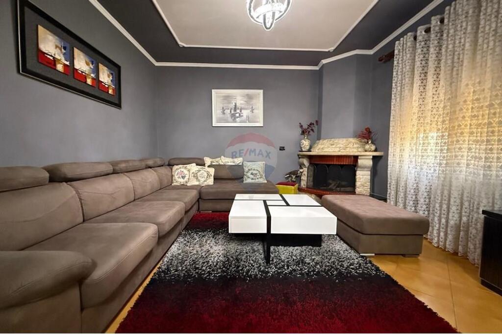 Villa su 3 piani in vendita vicino alla strada "Siri Kodra"!