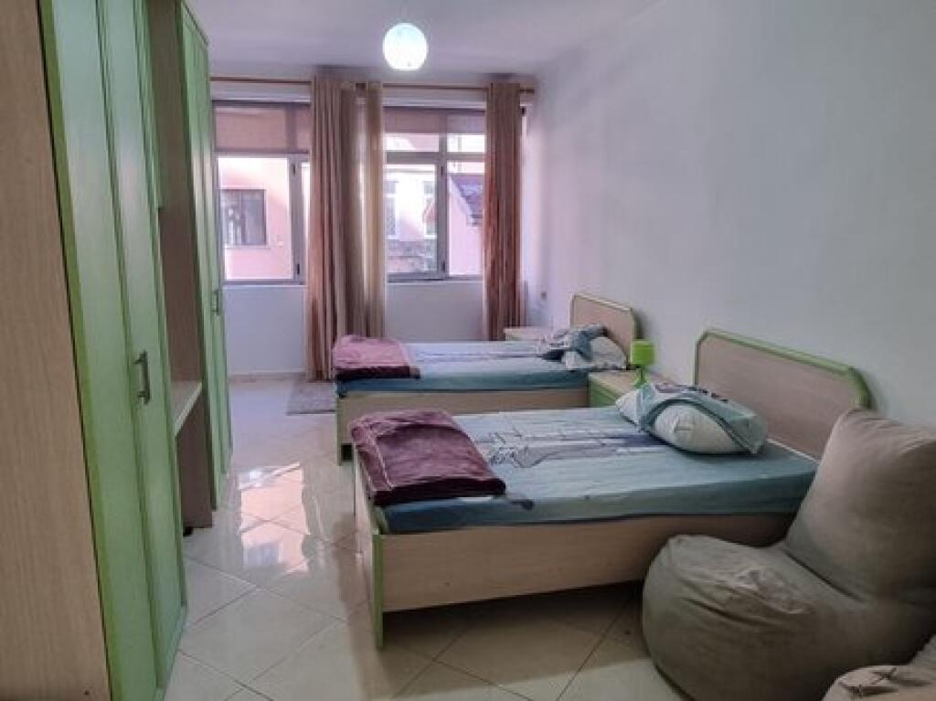 Qera, Apartament 2+1, Bulevardi Zogu 1, Tirane.