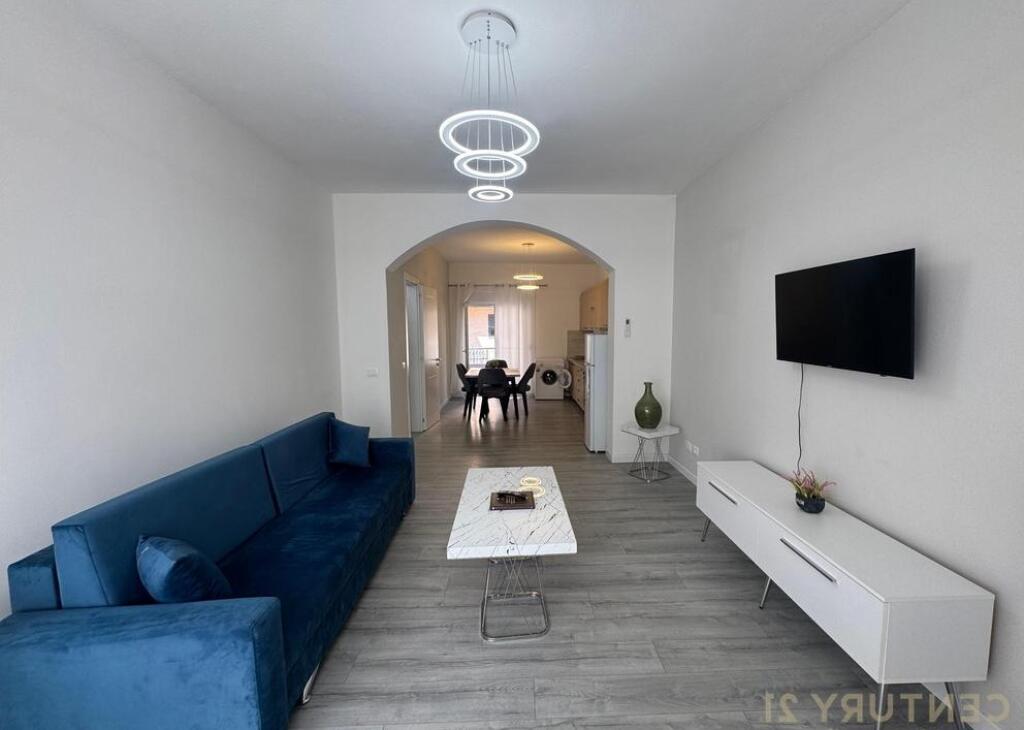 Piano di villa 1+1 in affitto vicino alla Scuola di Balletto
