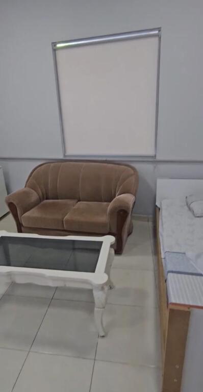 Jepet me qera garsoniere , ne zonen e 21Dhjetorit , prane Mozaikut