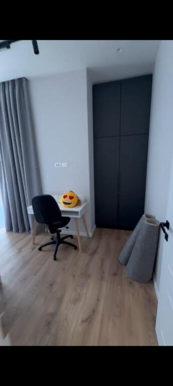 Super Apartment 2+1+parking for rent at Komuna e Parisit/Kristal Center (700 Euro)