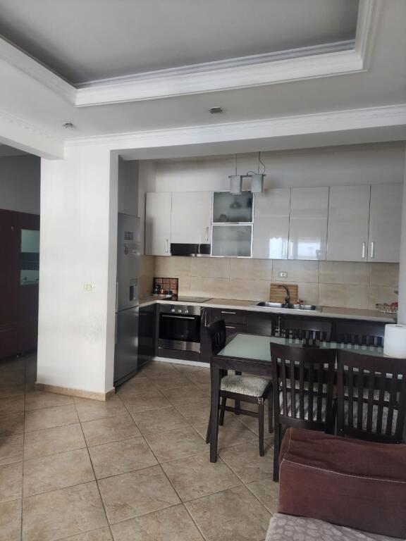 affitto, Appartamento 2+1+2 Via Ndre Mjeda, 500Euro/mese