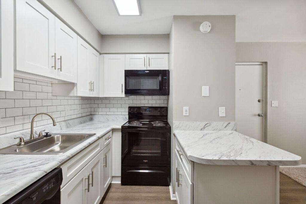 Apartament Ne Shitje 2+1 prane Ish Nisharakut (ID B120703) Tirane