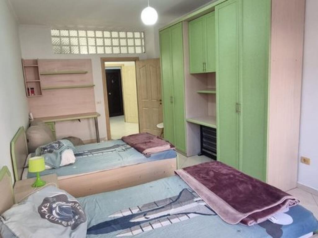 Qera, Apartament 2+1, Bulevardi Zogu 1, Tirane.