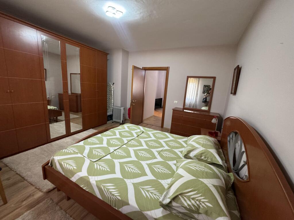 Appartamento 1+1 in affitto 📍 Indirizzo: Via Elbasan, di fronte all'Ambasciata Americana 💶 Prezzo: 600€/mese
