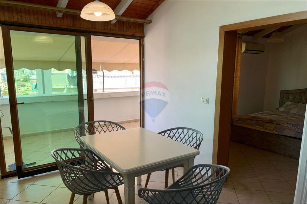 Apartament 1+1 me qira te Bulevardi Zogu l!