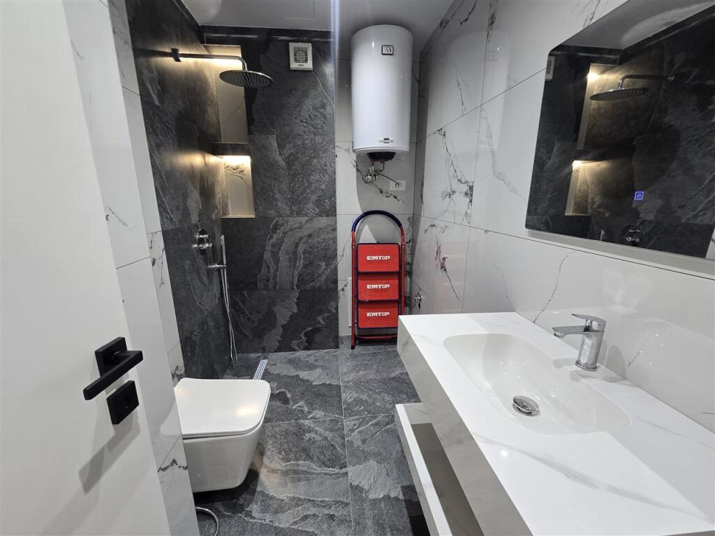 SUPER APARTMENT FOR SALE ON 5 MAJI STREET, TIRANA