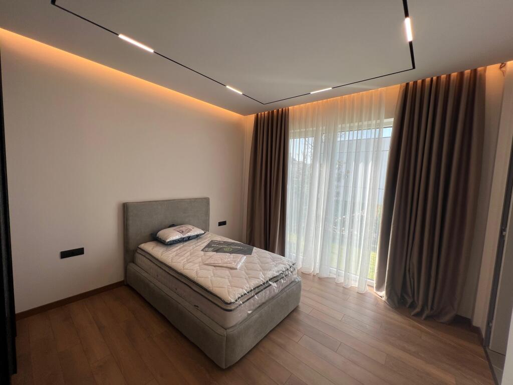 📣 FOR RENT Adjoined Villa, Dry Lake