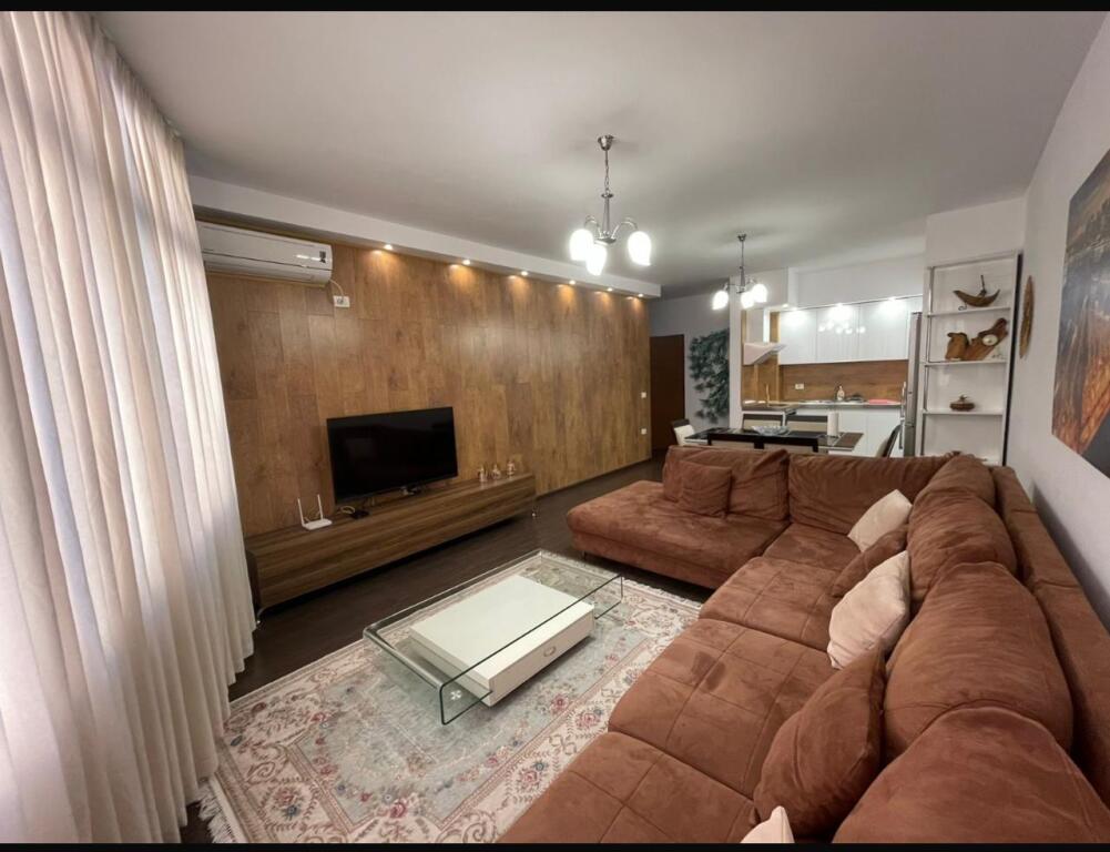 Shitet Apartament Astir