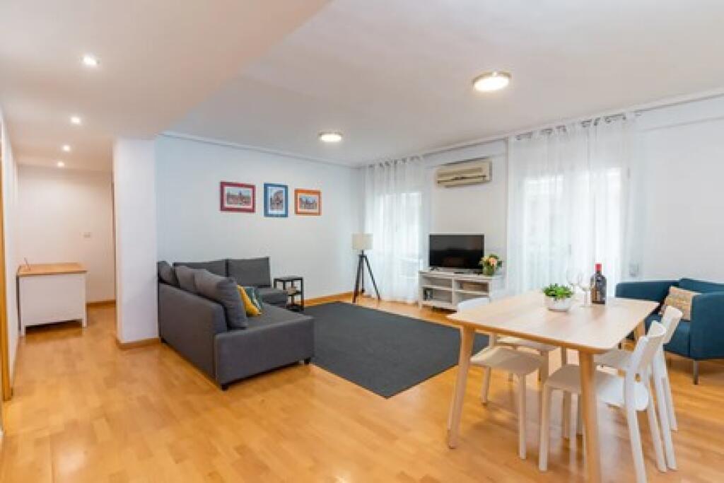 Appartamento In Affitto 1+1 In Via Barrikadave (ID B211362) Tirana