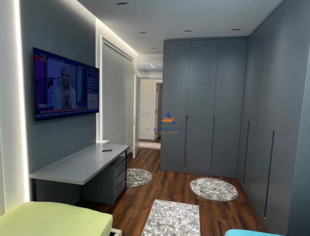 AFFITTASI APPARTAMENTO 2+1+2 BALCONI "AL COMPLESSO ARLIS, FARMACIA 10" 850 EURO (INSIEME AL POSTO AUTO 900 EURO).
