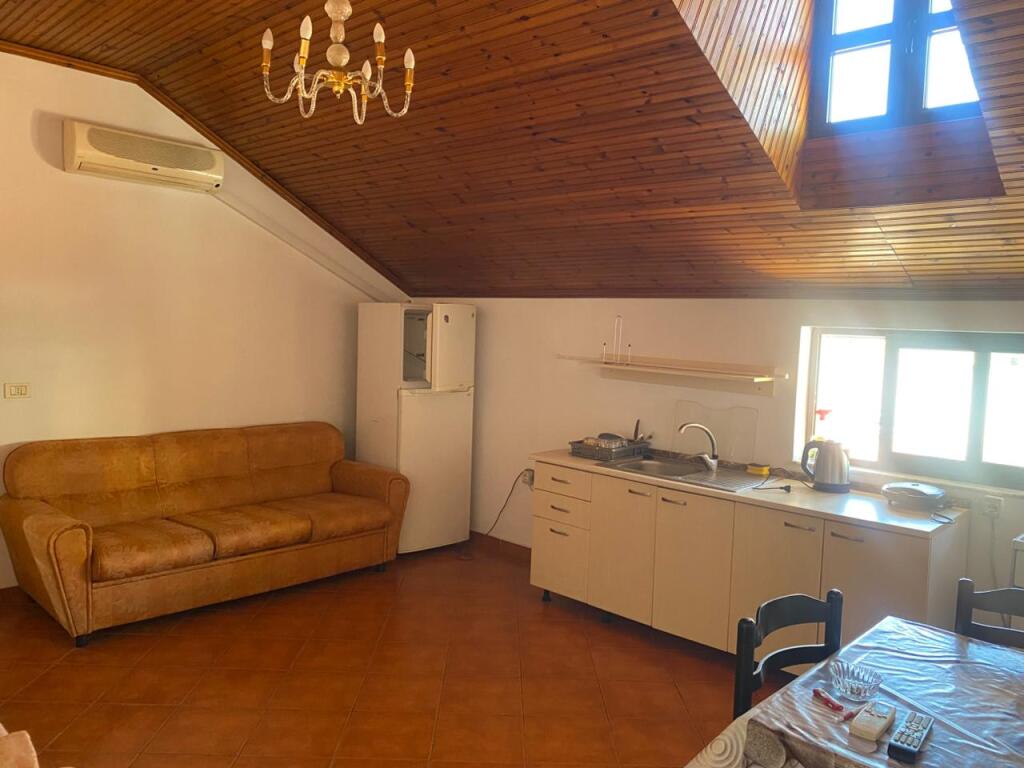 In affitto, Appartamento 2+1 "Rruga e Dibrës", Tirana.